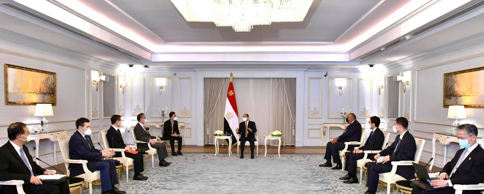 السيسي يستقبل وزير خارجية الصين